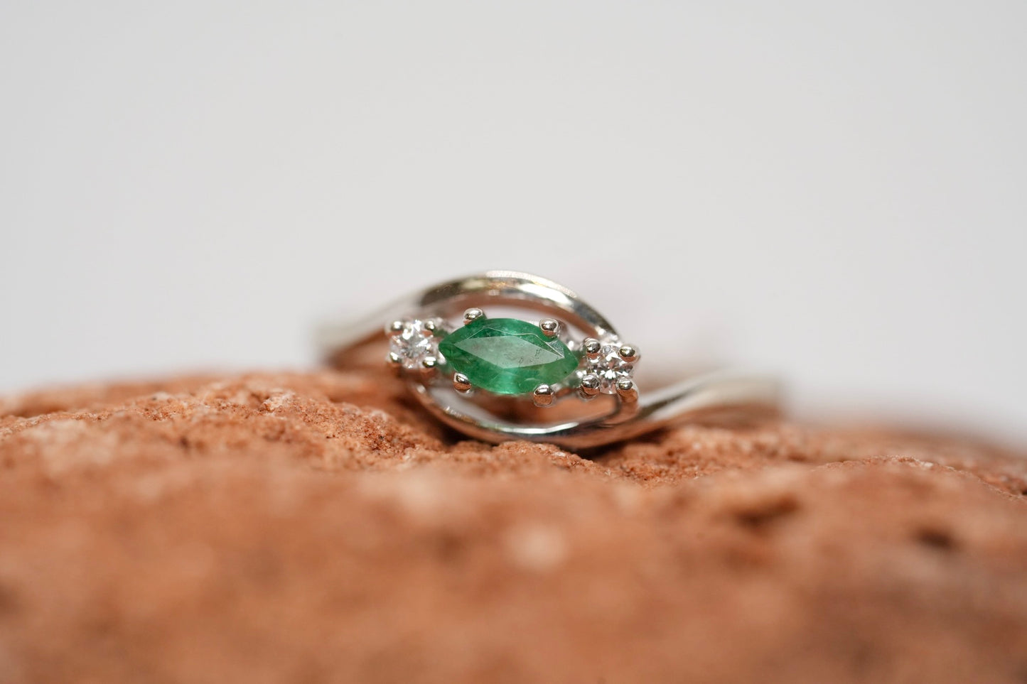 14ct White Gold Emerald and Diamond Ring - Size K