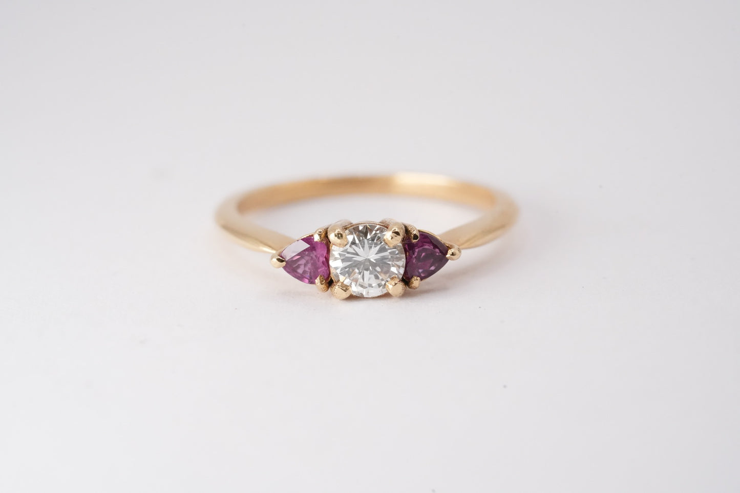 9ct Yellow Gold Ring with Ruby and Diamond