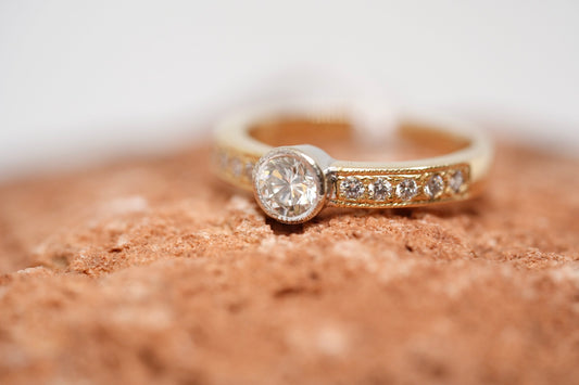 Diamond Dress Ring in 18ct Gold - Size L