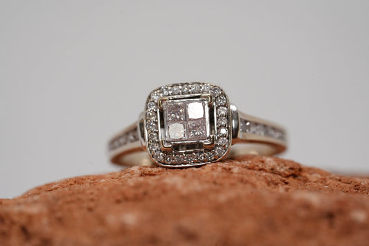 18ct White Gold Diamond Ring - Size O