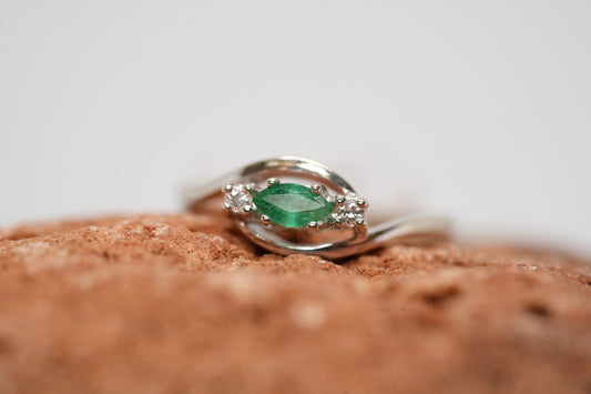 14ct White Gold Emerald and Diamond Ring - Size K