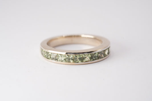 18ct White Gold Green Corundum Modern Ring
