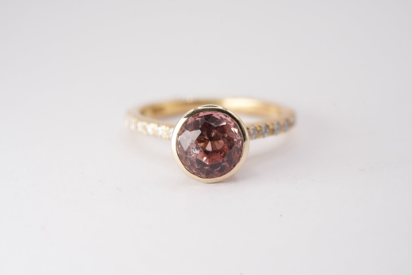 18ct Yellow Gold Modern Tourmaline Ring